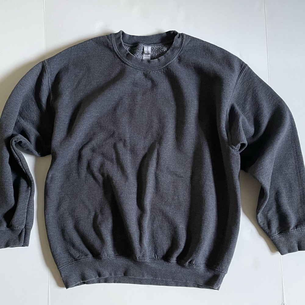 Gildan Men’s Grey Sweatshirt